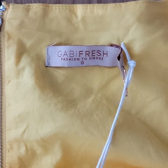 NWT Jeanette Puff Sleeve Crop Top - Gabi Fresh X FTF - Picture 5 of 6